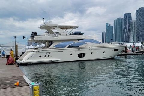 Azimut Flybridge 2008 Thinks It's His Too Lighthouse Point FL for sale